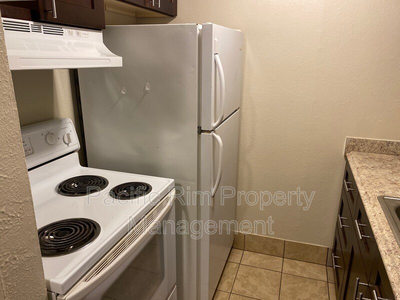 1420 112th St S Unit Apt 11, Parkland, WA 98444 Condo for Rent in