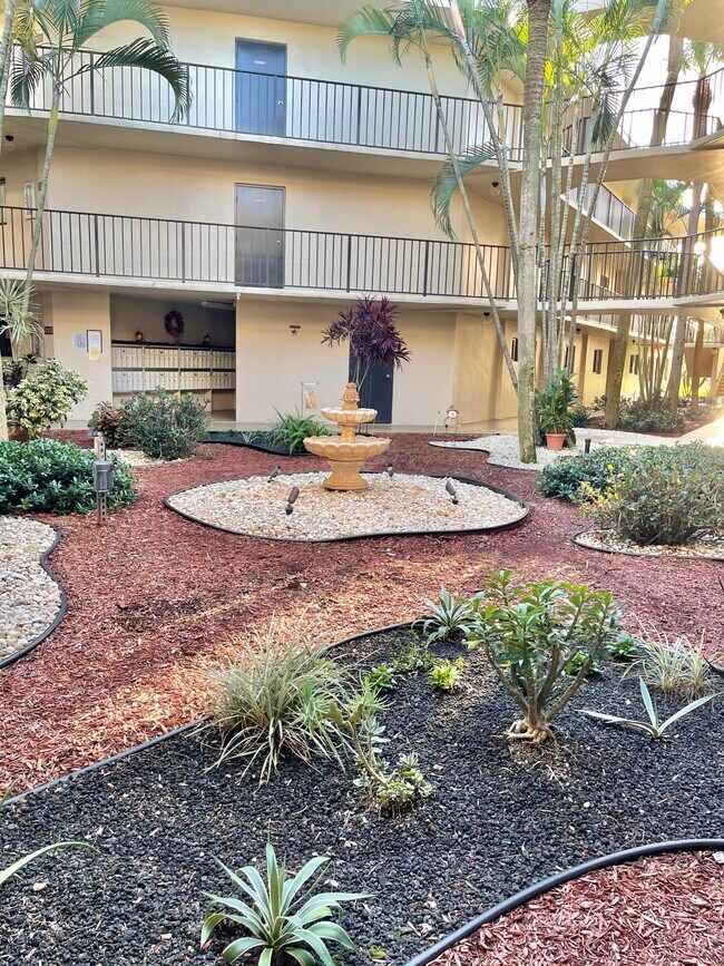 Building Photo - 5370 Las Verdes Cir