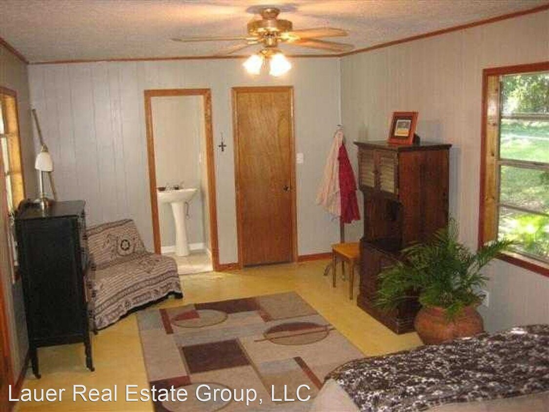 Building Photo - 3 br, 1.5 bath House - 1513 Caldwell Dr.