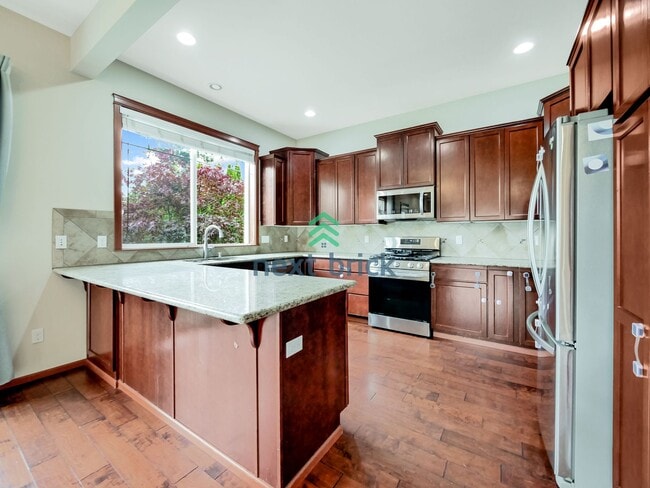 Foto del edificio - 4 Bed and 3 Bath Lake View Single-family H...