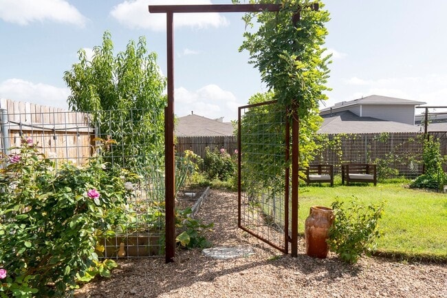 Building Photo - 7716 Jacobean WY