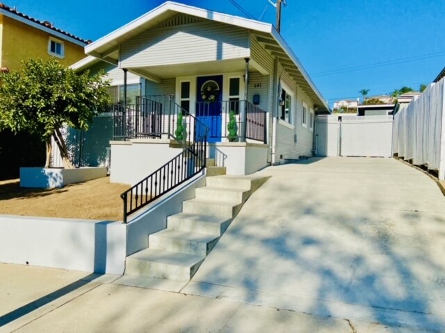 Entrada para 2 coches - 641 S Avenue 59