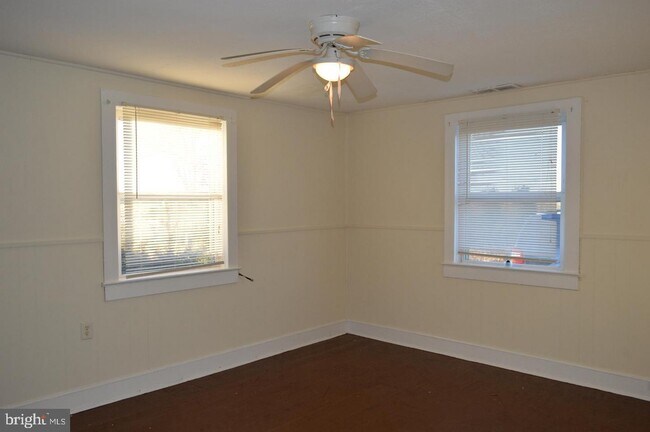 Building Photo - 17079 Raccoon Ford Rd