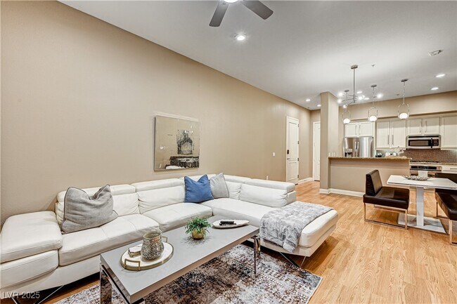 Foto del edificio - 56 E Serene Ave