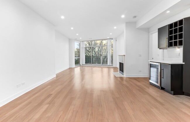 Foto del edificio - 914 W Hubbard St