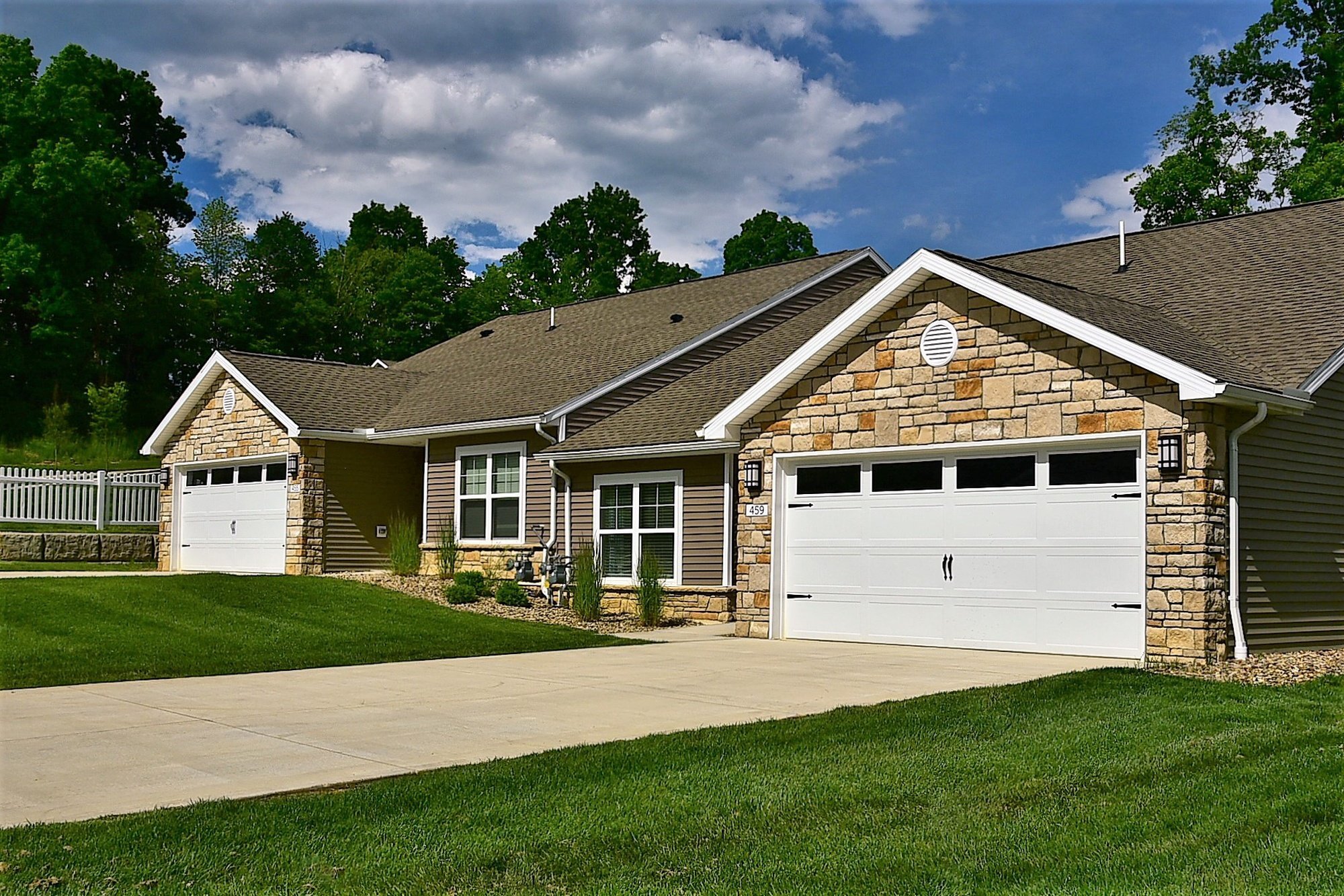 Redwood Cuyahoga Falls West Bath Road – photo 1