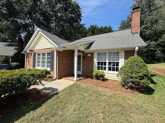 Foto del edificio - 815 Meadowstone Dr
