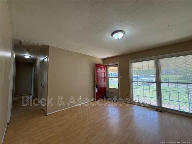 Foto del edificio - 2838 Coronada Pkwy