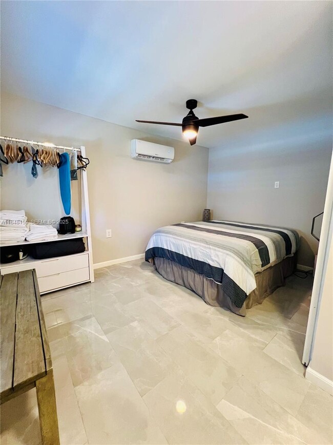 Building Photo - 361 SW 20th Rd