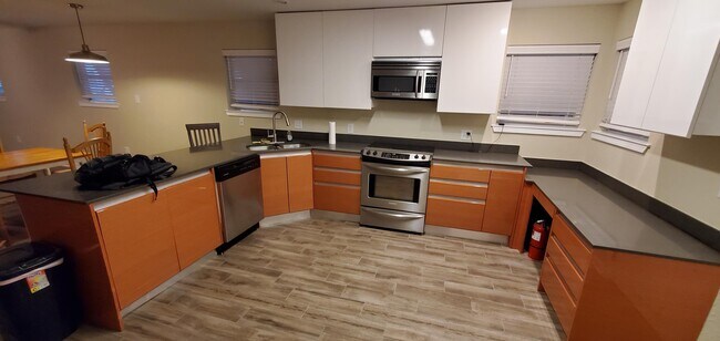 Kitchen - 117 12th St