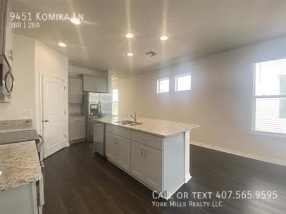 Foto del edificio - 9451 Komika Ln