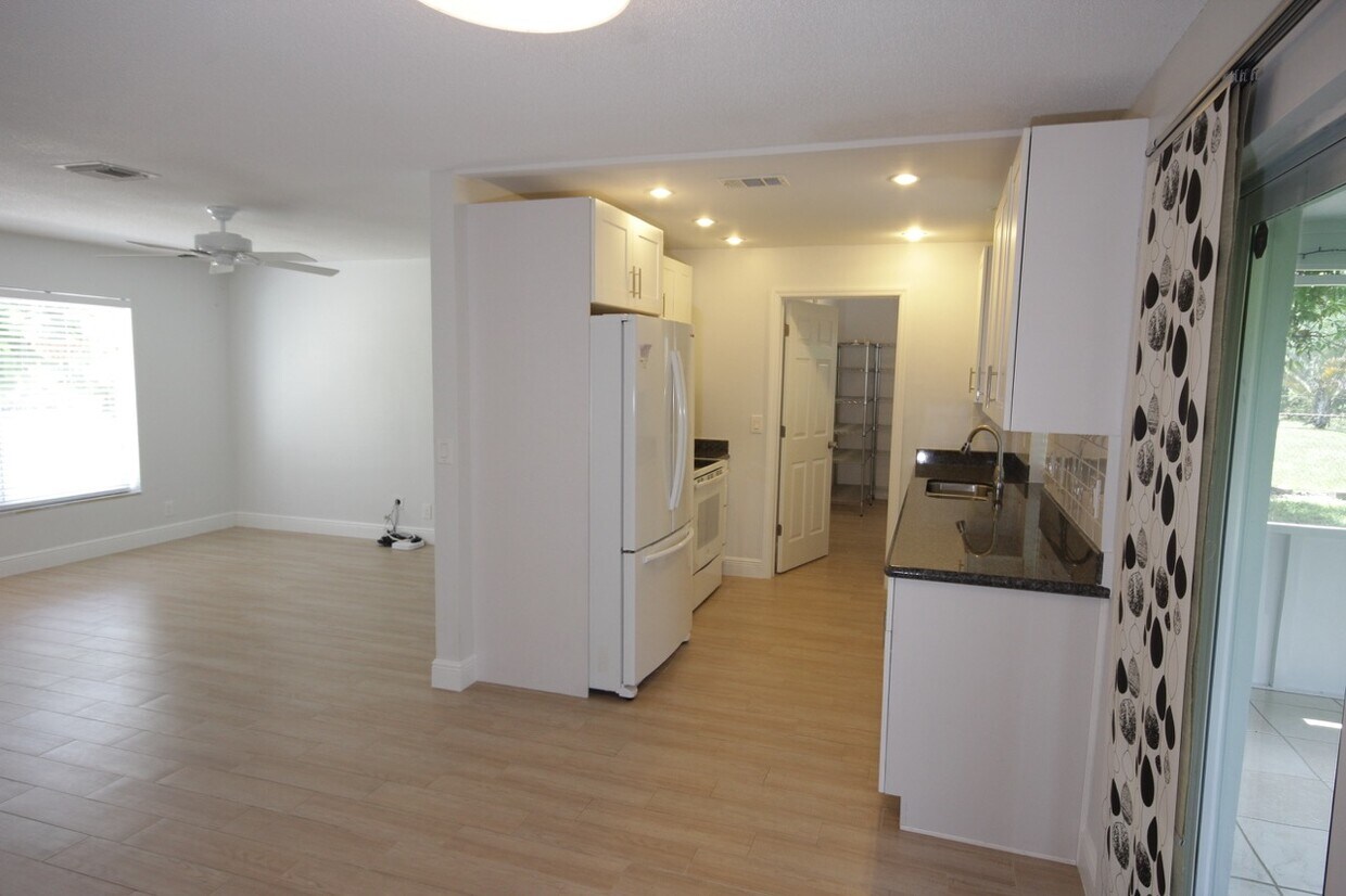 Foto principal - 3111 Lake Ida Road