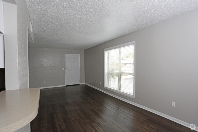 2BR,1BA - 833SF - DINING AREA - Social House