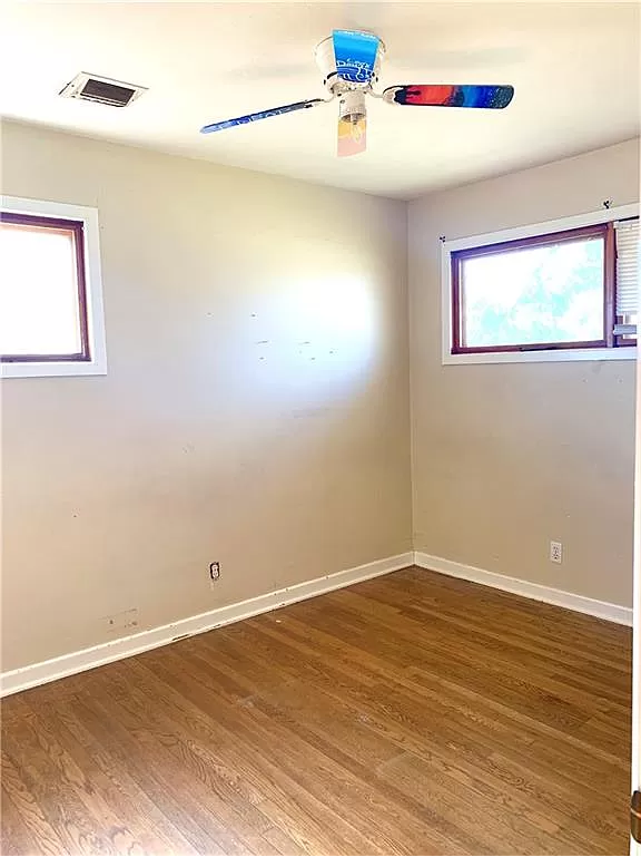 Foto del edificio - 1312 N York St