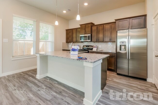 Foto del edificio - 9835 Willow Creek Commerce Dr