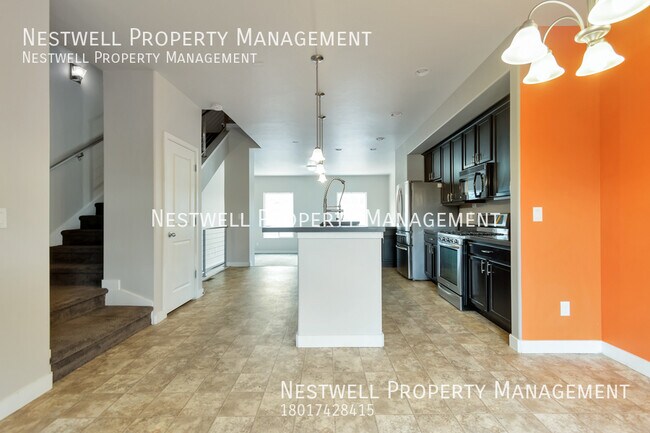 Building Photo - Gorgeous 4-bed Townhome in Daybreak
