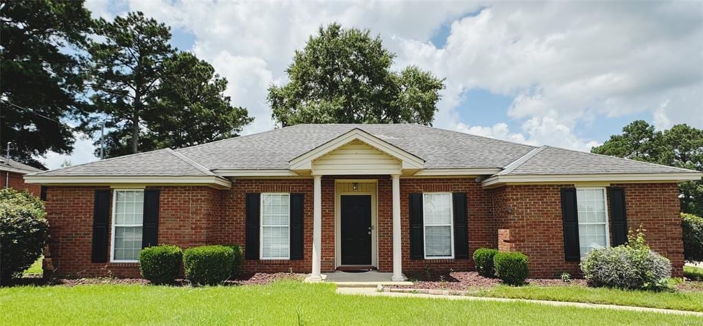 140 Longwood Trl  
