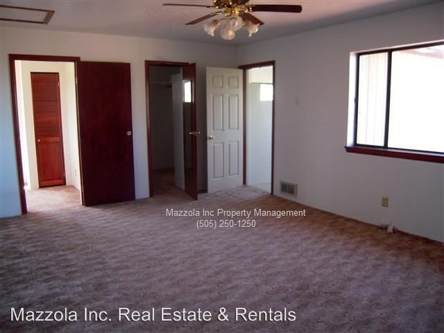 Building Photo - 3 br, 2 bath House - 14 Lakeview Dr