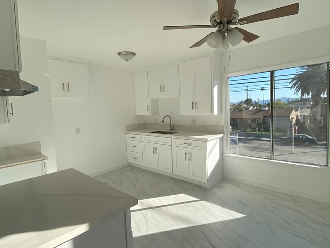 Foto del edificio - 12641 Vanowen St