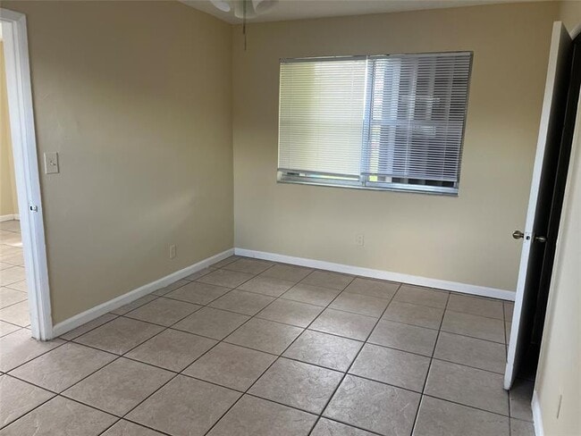 Foto del edificio - 5461 Ravenswood Rd