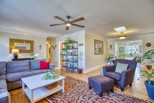 Building Photo - Stunning & Spacious South Boulder Home ***...