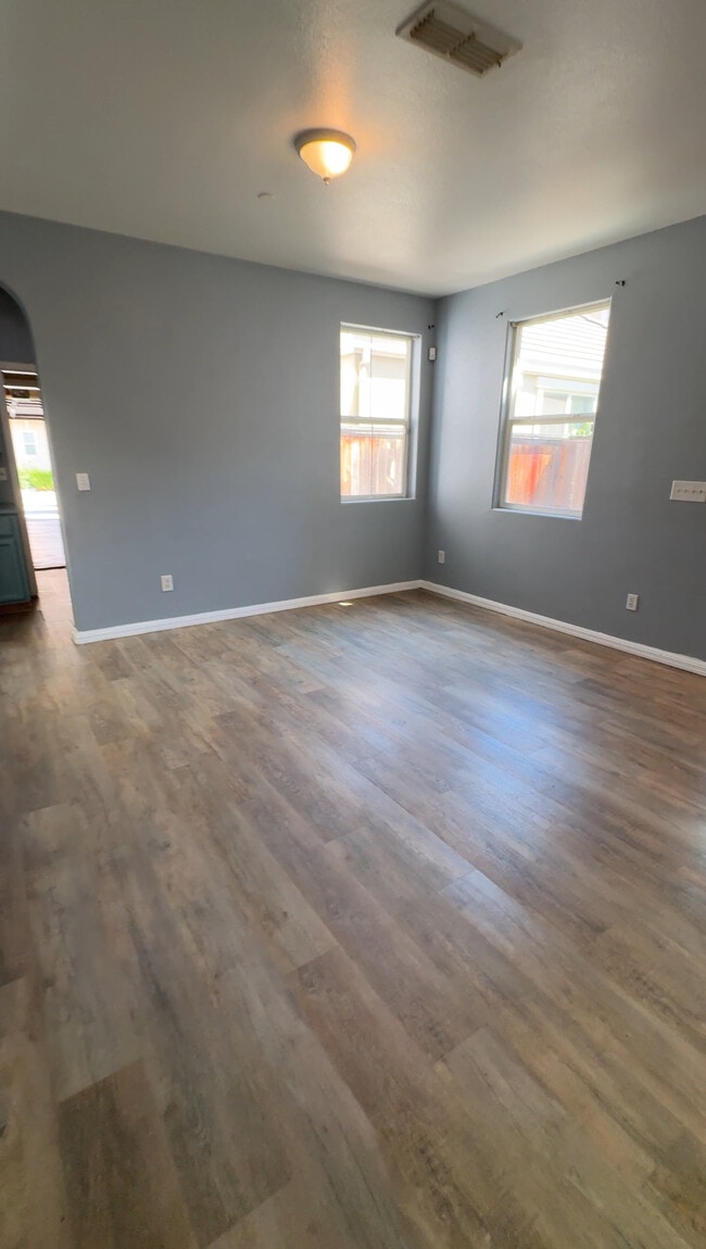 Living room - 8842 Adur Rd