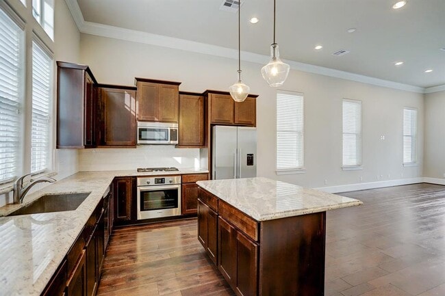 Foto del edificio - 9674 Knight Rd