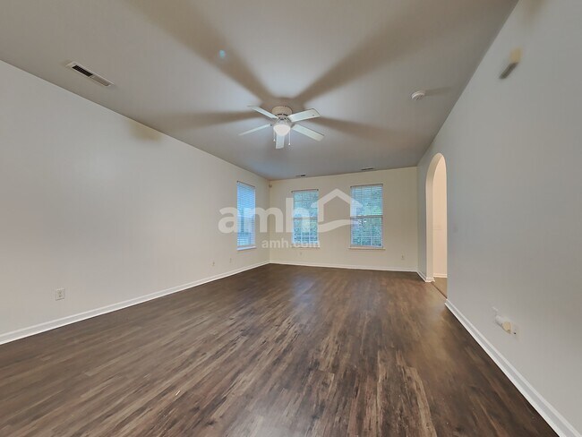 Building Photo - 8970 N Red Maple Circle