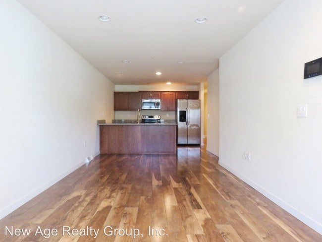 Building Photo - 130 S 46th St