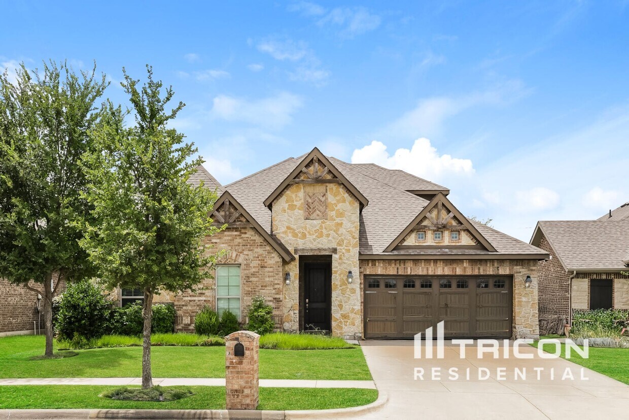 Foto principal - 334 S Hill Dr