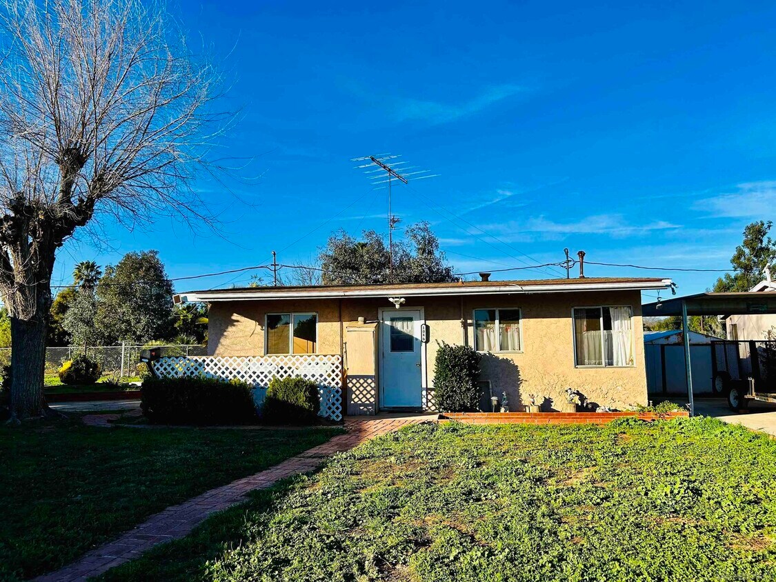 1046 Elm St, Ramona, CA 92065 House Rental in Ramona, CA
