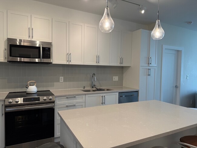 Building Photo - 20356 72B Ave