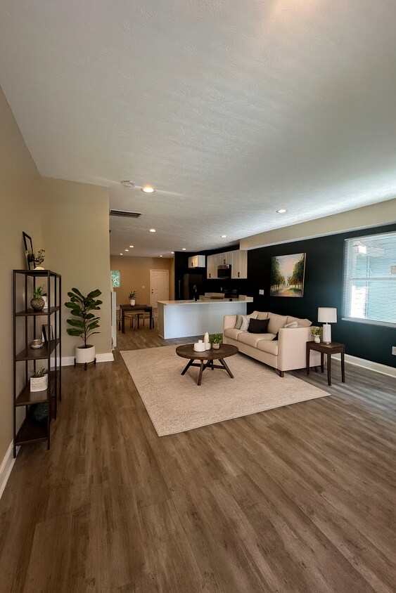 Primary Photo - 3149 Ruckle St