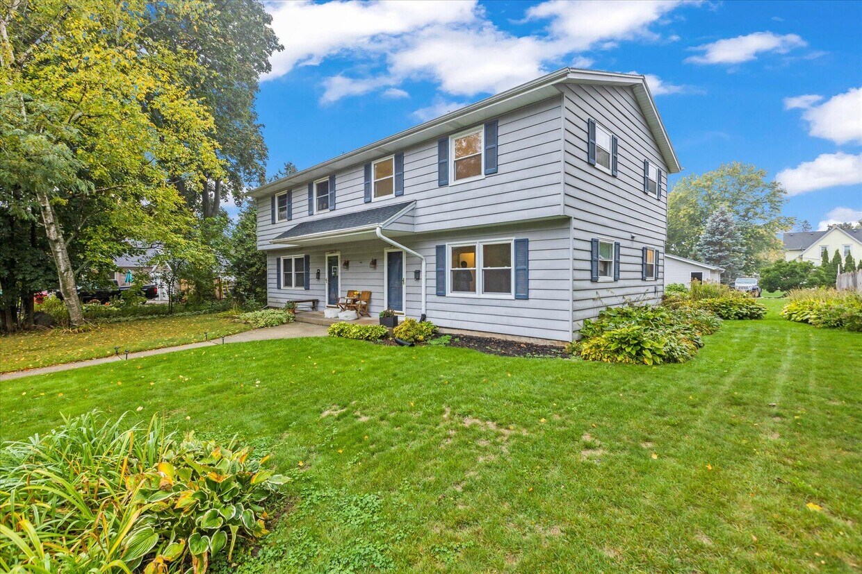 Primary Photo - W56N479 Highland Dr