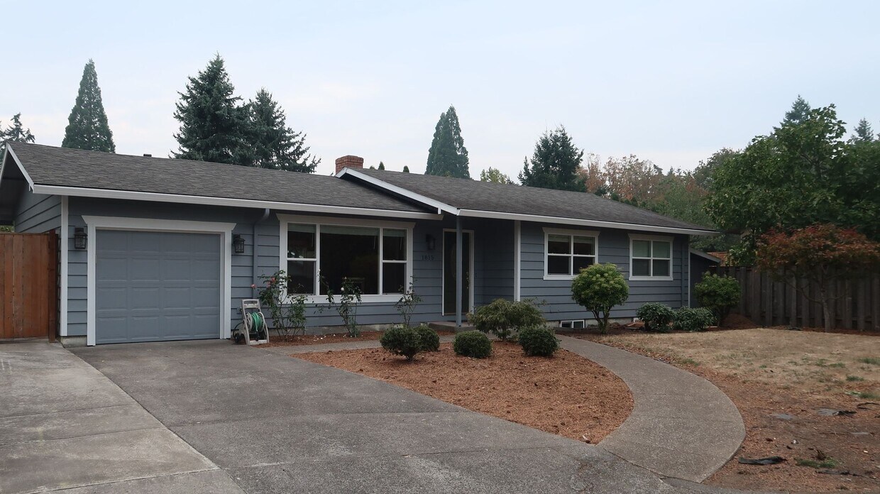 Primary Photo - Perfect 4 Bed 2 Bath w/ Finished Basement ...