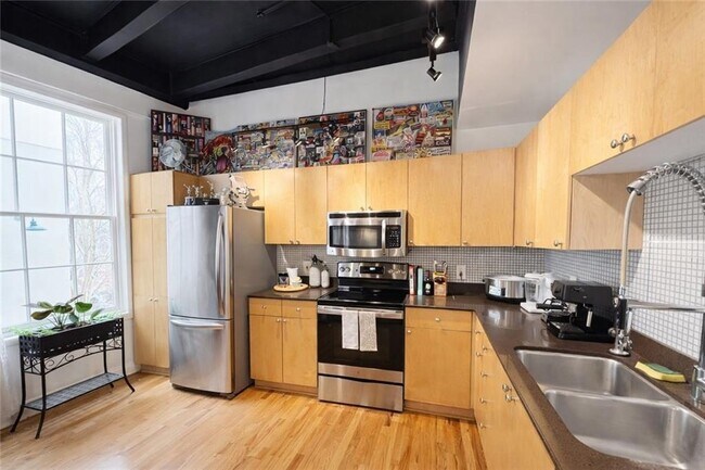 Foto del edificio - 1736 Liberty Ln