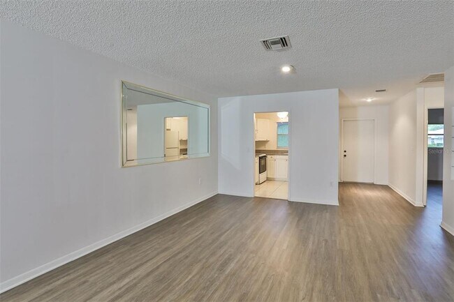 Foto del edificio - 720 Palmer Ln