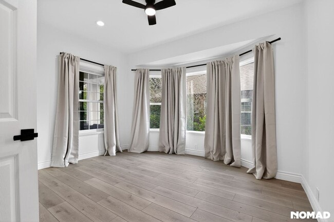 Building Photo - 2941 S La Salle Ave