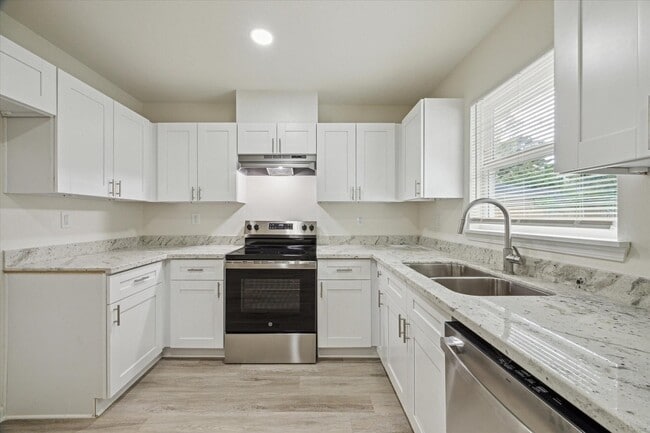 Building Photo - 3105 Babin Dr