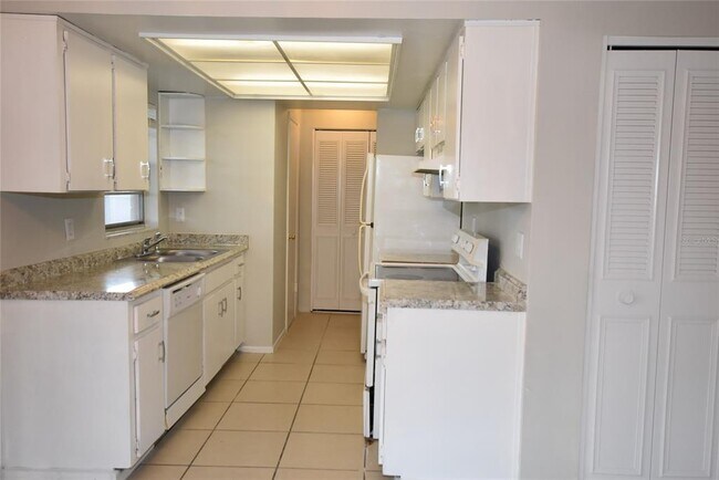 Building Photo - 2416 Alister Ct
