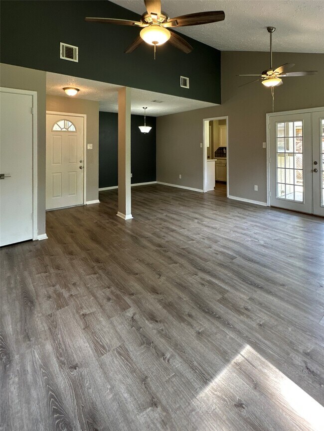 Foto del edificio - 26403 Hunters Hollow Dr