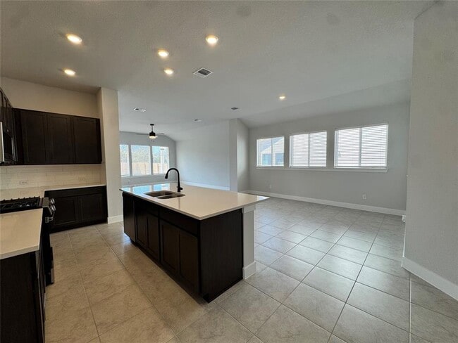 Foto del edificio - 277 Coleto Tr