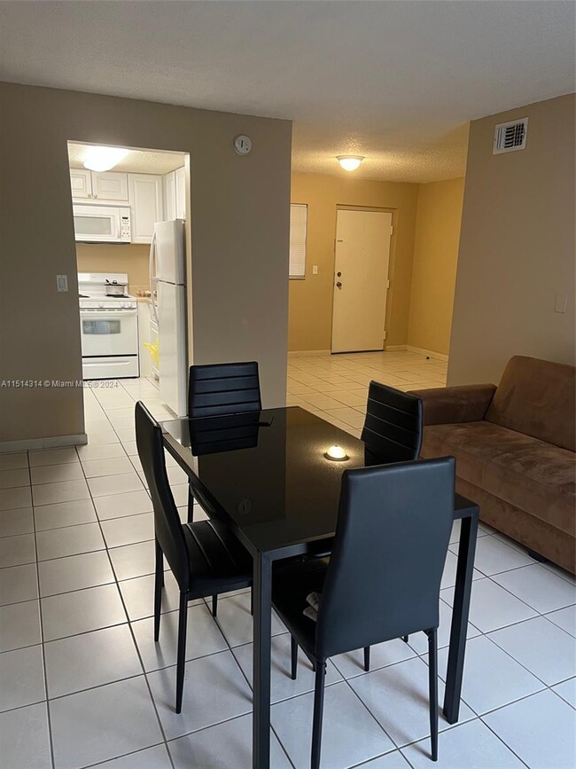 Foto del edificio - 1221 SW 122nd Ave