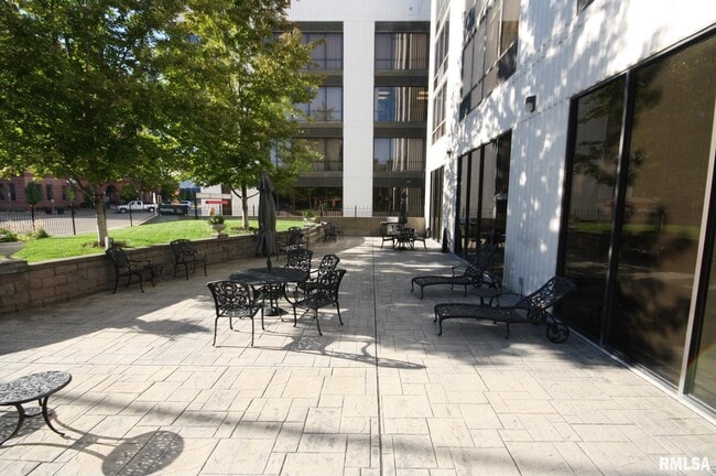Foto del edificio - 125 SW Jefferson Ave