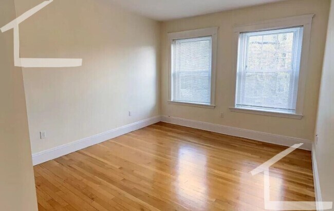 Foto del edificio - 198 Winthrop Rd