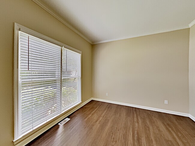 Building Photo - 214 Bent Oak Lane