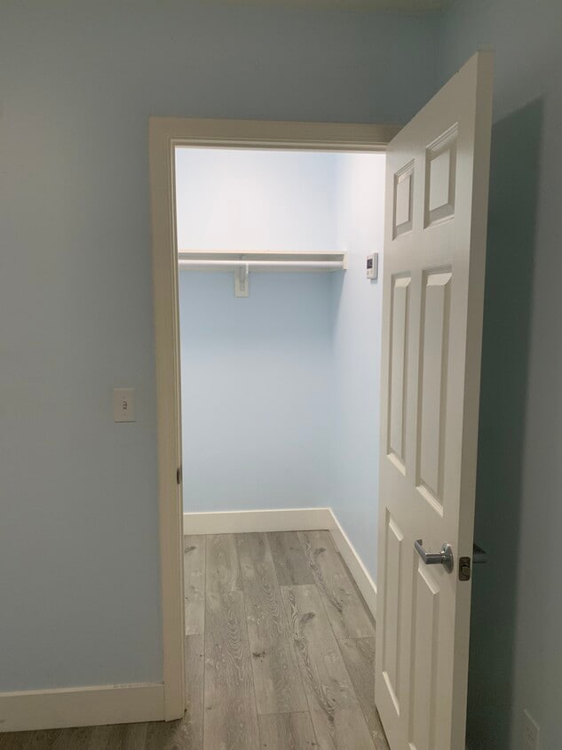 Building Photo - 1227 W 146th St