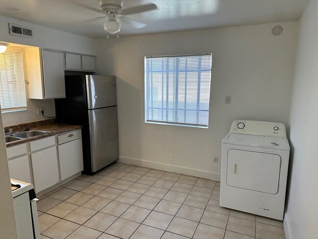 Foto del edificio - 3409 Thaxton Ave SE