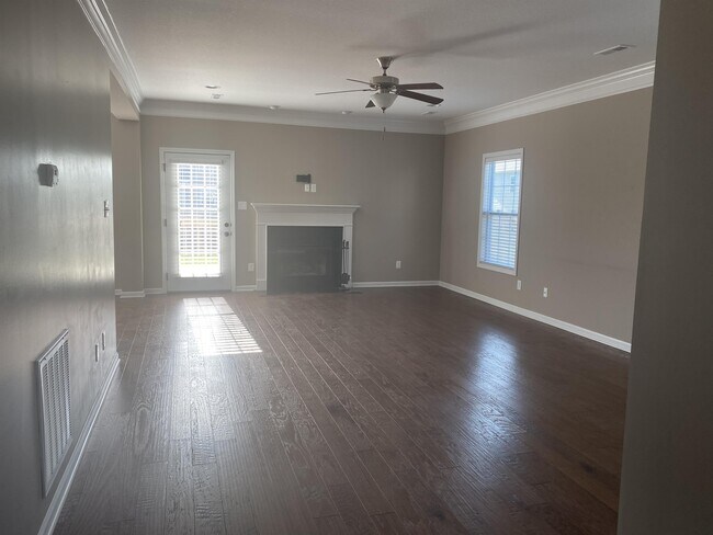 Foto del edificio - 2715 Honey Hill Rd