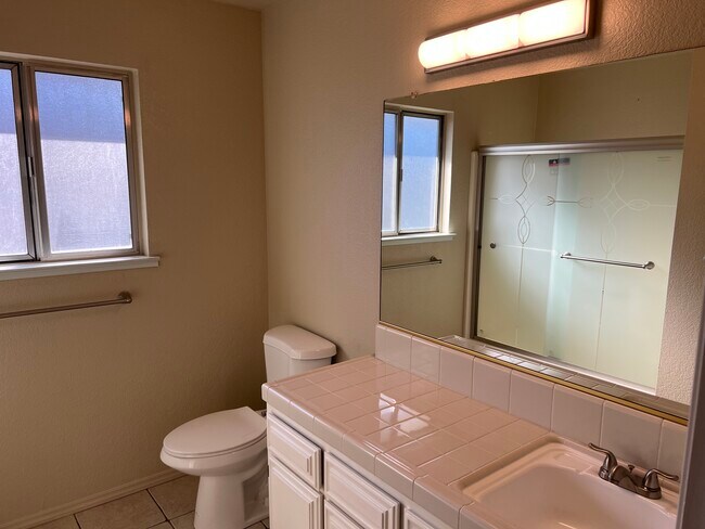 Foto del edificio - 801 Foxfire Dr